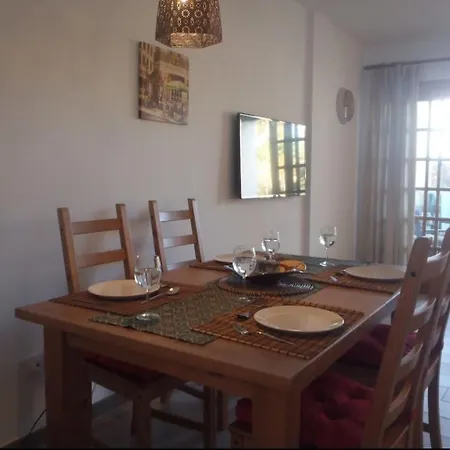 Apartment 8 Casa Verde, Bastian Beach, *